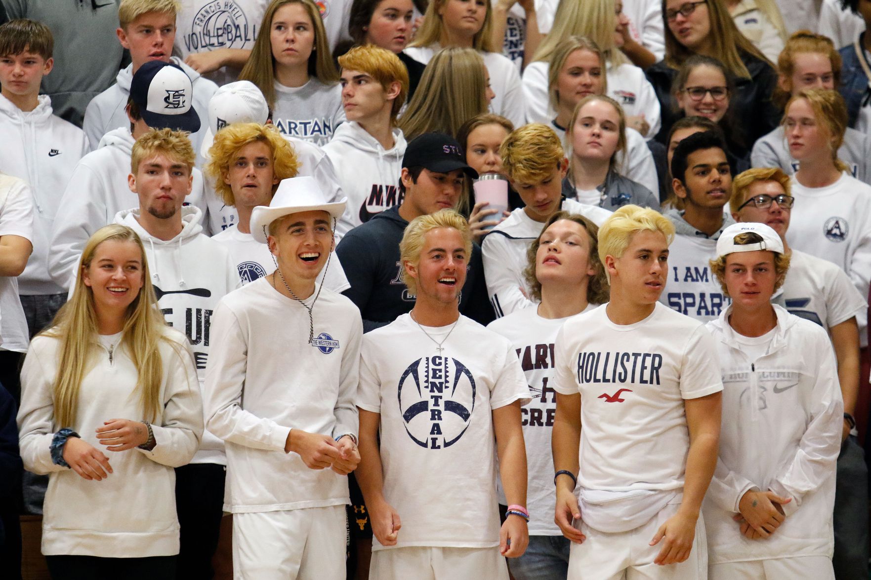 Francis Howell at Francis Howell Central Sectional Volleyball